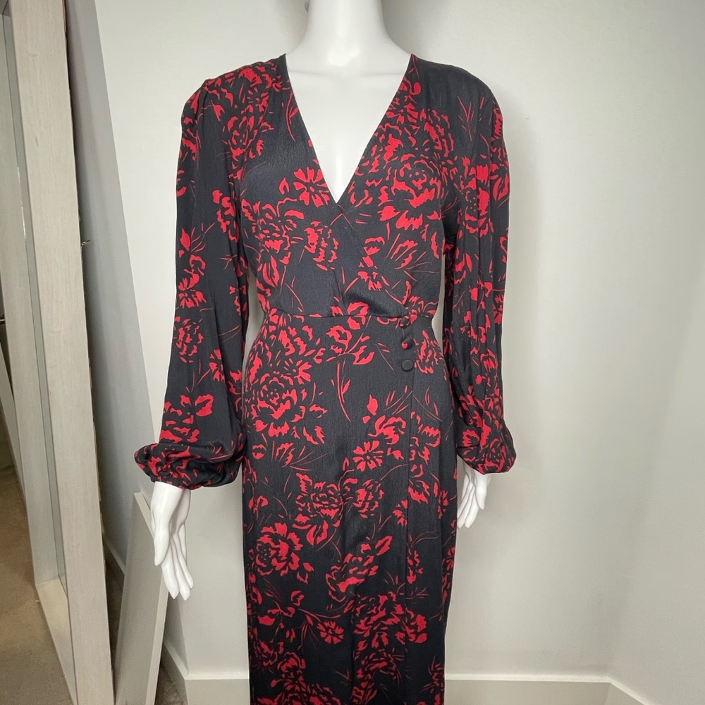 ZARA Navy/red floral faux dress with button detail at waist L